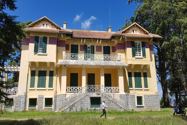 Dinh Tỉnh Trưởng mang nét kiến trúc Pháp cổ