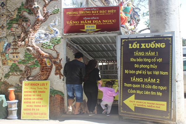 Nhiều công trình và khu vực trưng bày độc đáo