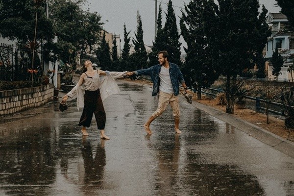 Mưa Đà Lạt rất tình đấy nhé - Ảnh: Hong Nguyen