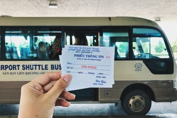 Di chuyển bằng xe bus từ sân bay về trung tâm Đà Lạt