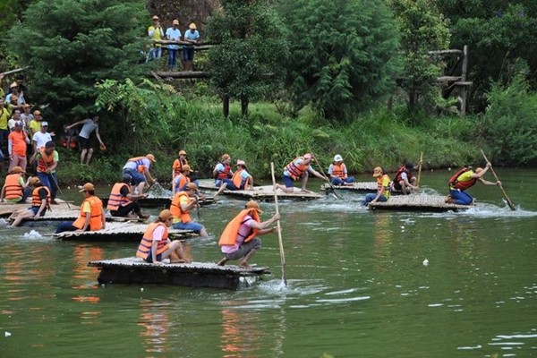 Hoạt động teambuilding nhằm gắn kết mọi người trong công ty