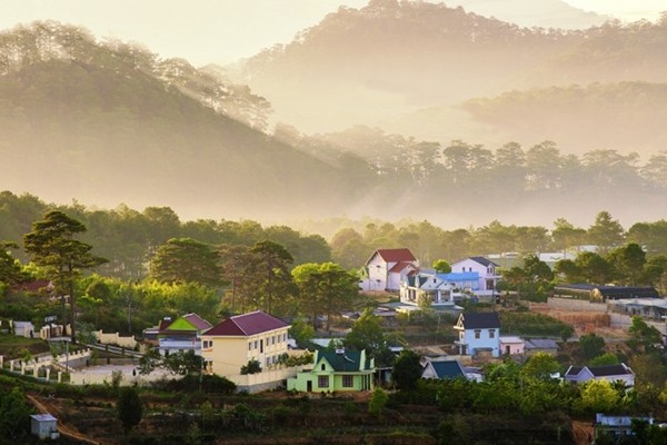 Thành phố ngập tràn trong sương sớm