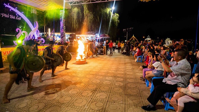 Vuon Hoa Dalat Ban Dem1 Gtlw