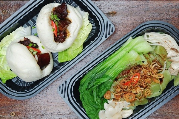 Quán cũng có dịch vụ ship tận nơi cho những thánh lười nhưng thèm ăn