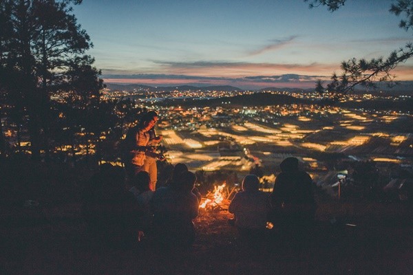 Một thành phố mộng mơ cả ngày lẫn đêm