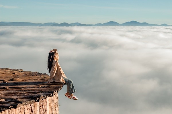 Mây mồng bềnh dường như có thể chạm tới