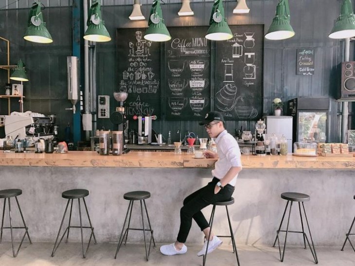 Khong Gian Industry Cua La Viet Coffee