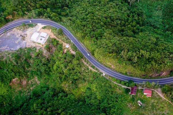 Đèo Khánh Lê mềm mại như một dải lụa