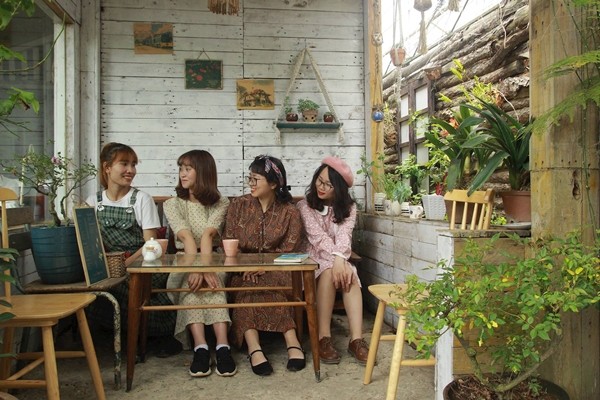 Quán cà phê đơn giản nhưng không kém phần xinh xắn