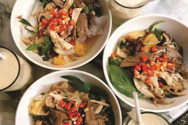 Thuong Thuc Banh Uot Long Ga