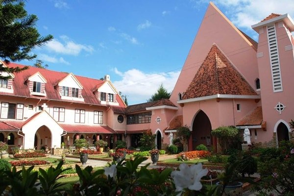 Tham Quan Nha Tho Domain