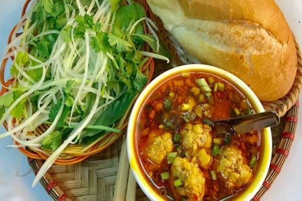 Banh Mi Xiu Mai Dalat Ngon