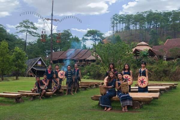 Lang Cu Lan Da Lat Dan Toc