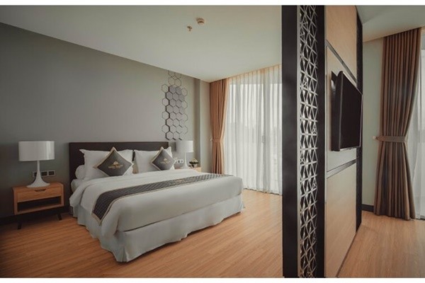 Review Khach San Golf Valley