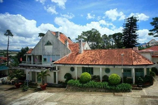 Tham Quan Biet Dien Tran Le Xuan