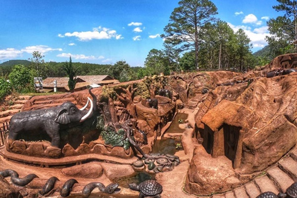 Duong Ham Dieu Khac Da Lat