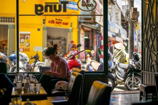 Cafe Tung Doi Dien Coi Xay Gio