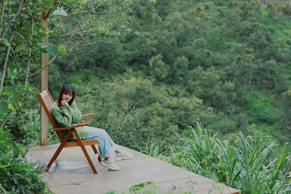 Chiếc ghê thần thánh bắt view