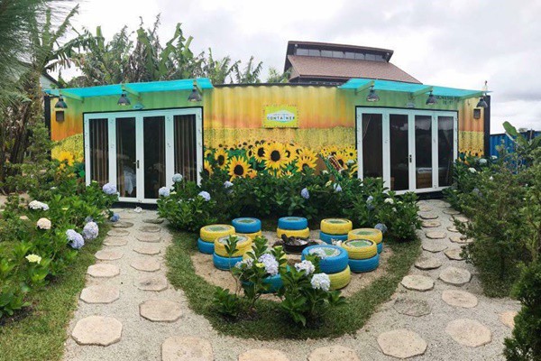 Container Homestay