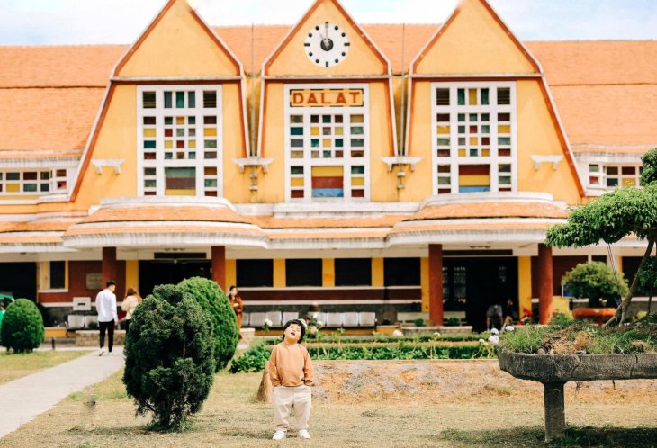 127757573 828517901317589 2863708732750037930 O