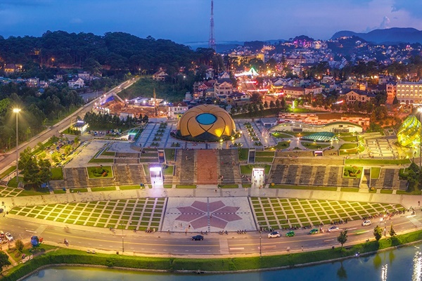 Quang Truong Lam Vien