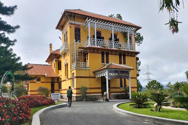 Cung Nam Phuong Hoang Hau