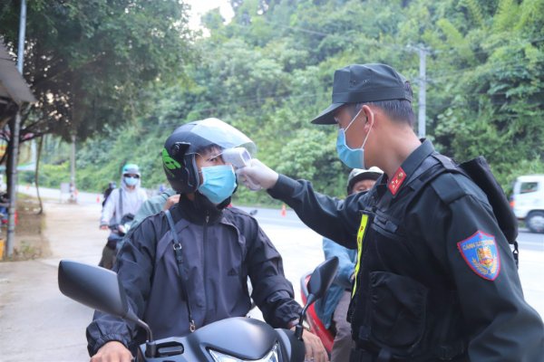 7bad6988aa195f470608 Aazn