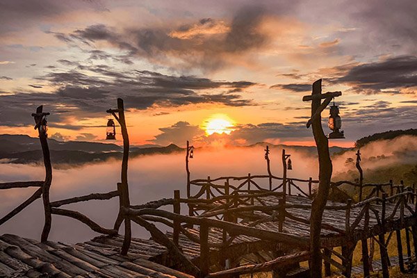 Ngam Binh Minh Da Lat May Gio