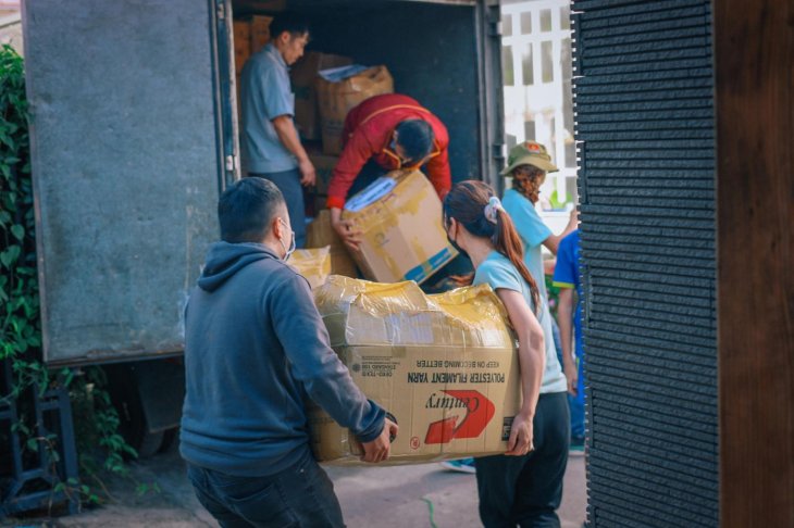 206364131 5725247544184207 2300203552340400080 N