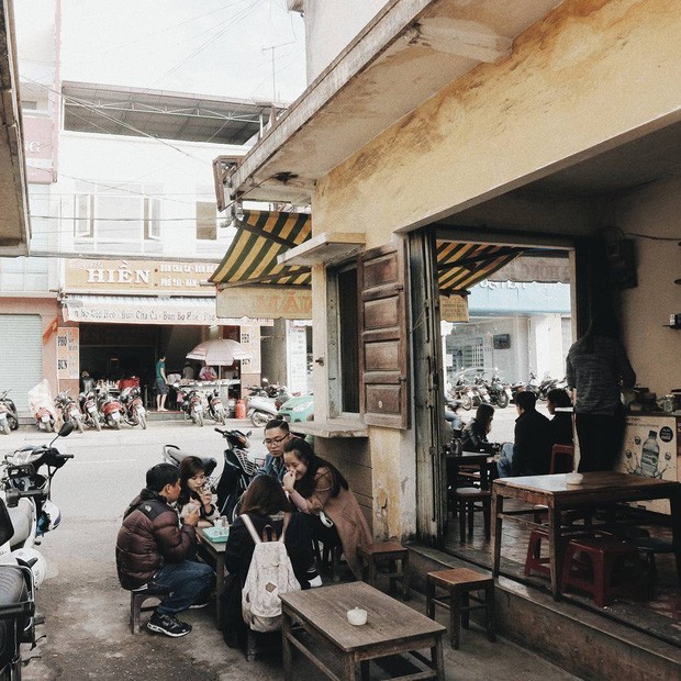 Góc quán nhỏ mộc mạc, giản dị nhất Đà Lạt - Ảnh: @toomanyrosiess