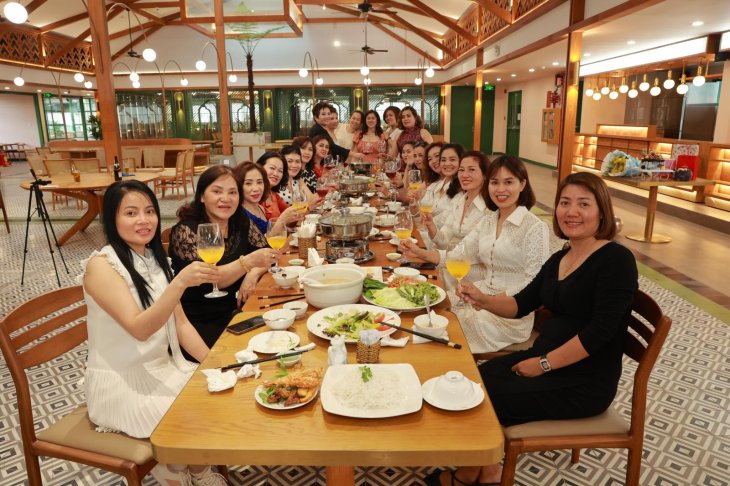 quán cà phê có đồ ăn gần chợ đà lạt