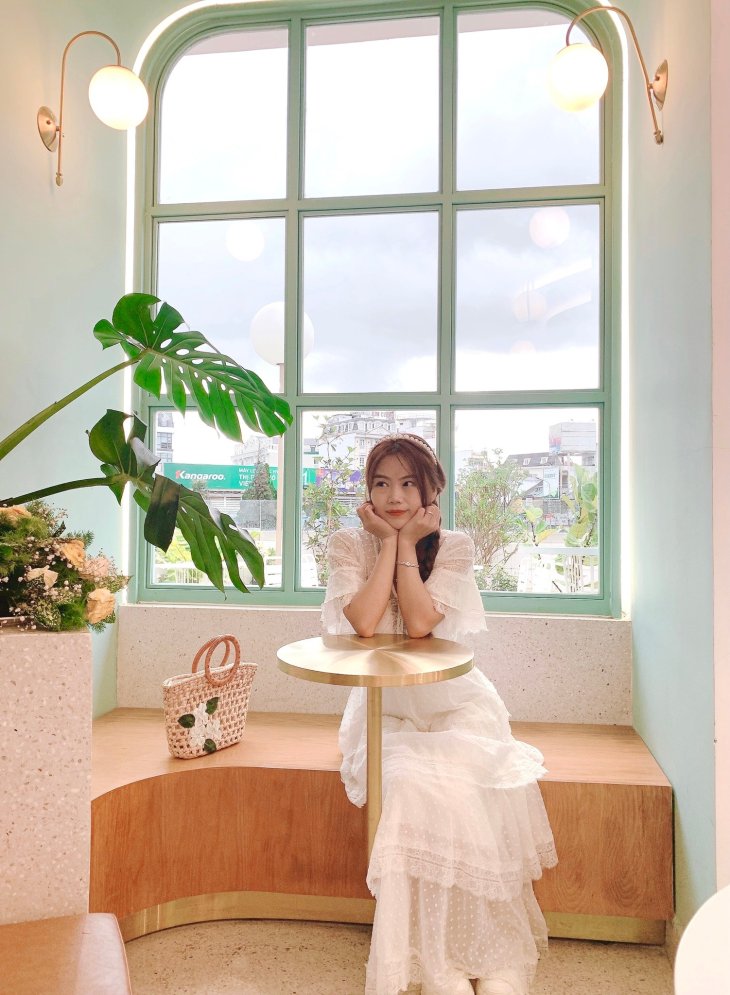 chụp hình phong cách tiểu thư tại tasty