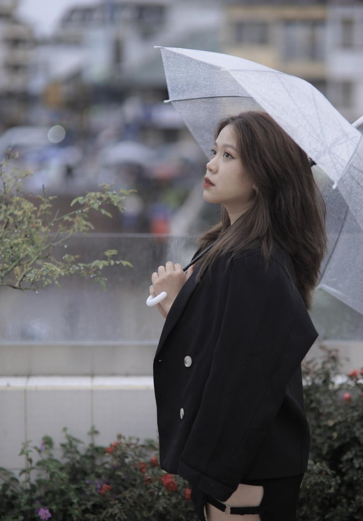 chụp ảnh trời mưa ở Tasty