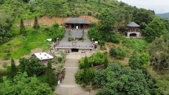 Chua Linh Thieng Tai Da Lat 8 Chua Linh Quy Phap An