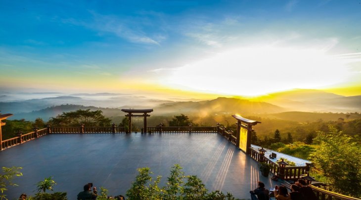 Chua Linh Thieng Tai Da Lat 7 Chua Linh Quy Phap An