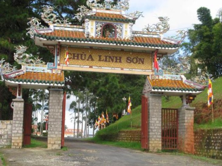 Chua Linh Thieng Tai Da Lat 5 Chua Linh Son