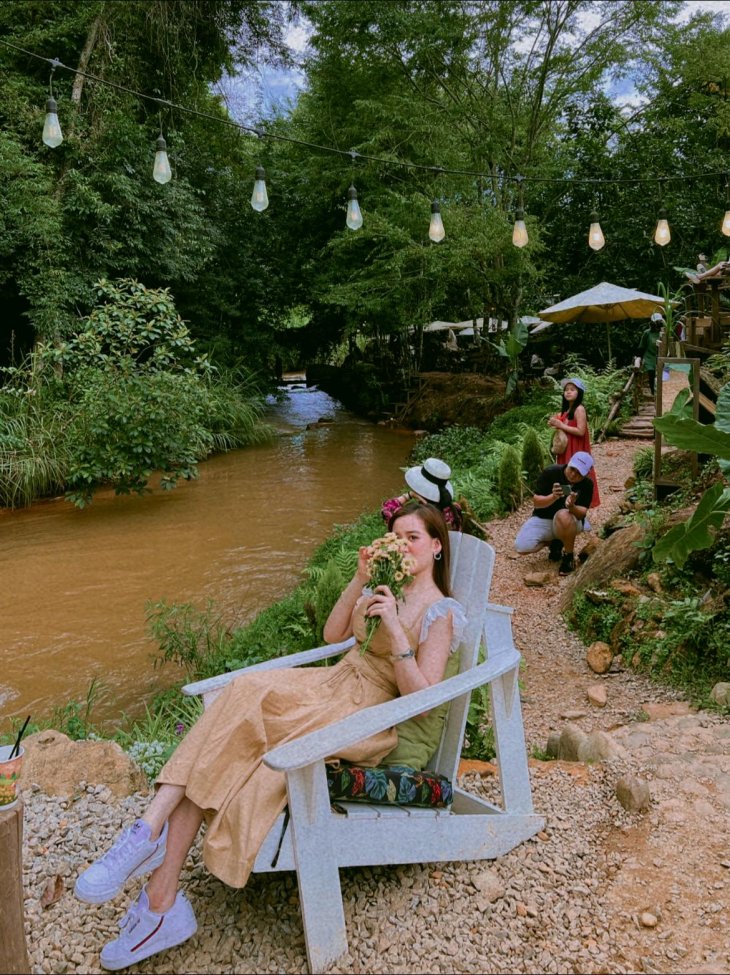 Tiem Ca Phe Nha Ben Suoi 2