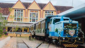 Trải nghiệm du xuân Ất Tỵ trên tàu cổ Đà Lạt