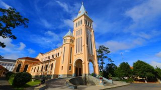 Các nhà thờ Công giáo có kiến trúc nổi bật ở Đà Lạt