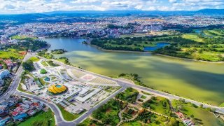 Hồ Xuân Hương - trái tim ngọc bích của Đà Lạt