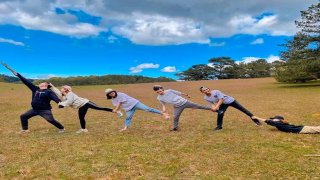 5 kiểu tạo dáng “ chất phát ngất “ dành cho nhóm bạn thân khi đến Đà Lạt