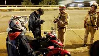 Lâm Đồng: Xử lý xe độ chế gây náo loạn trên QL20, lực lượng CSGT bị các 'quái xế' lao thẳng vào