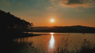 Vẻ đẹp yên bình hồ Tuyền Lâm