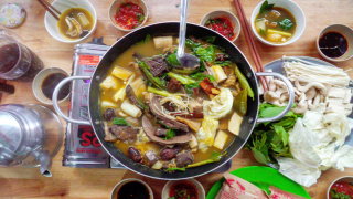 Thưởng thức lẩu thắng cố ngựa ở thành phố sương mù