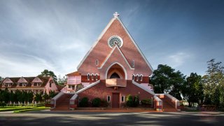 Nét đặc trưng kiến trúc cổ nhà thờ Domain de Marie