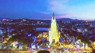 Check-in mỏi tay tại 4 nhà thờ có view đẹp dịp Giáng Sinh Đà Lạt