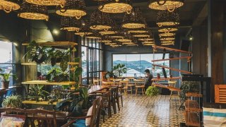 Up cafe Đà Lạt nổi tiếng với tầm nhìn toàn cảnh Đà Lạt cực chill