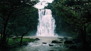 Thác Liên Khương - Một trong ba ngọn thác đẹp nhất trên dòng sông Đa Nhim