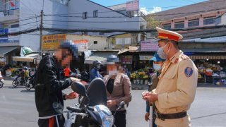 Đà Lạt: Phạt nặng các trường hợp không đeo khẩu trang nơi công cộng