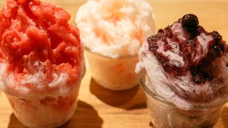 Quay về tuổi thơ với món siro đá bào 'Bà điên' tại Đà Lạt